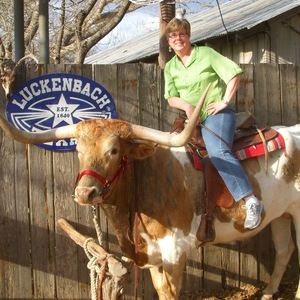 Meet your Posher, Leeann